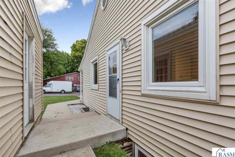737 Gwyn Drive Mankato MN 56001