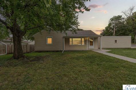 737 Gwyn Drive Mankato MN 56001