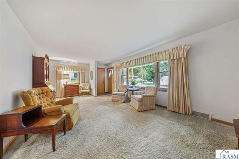 737 Gwyn Drive Mankato MN 56001