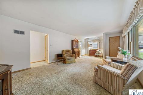 737 Gwyn Drive Mankato MN 56001