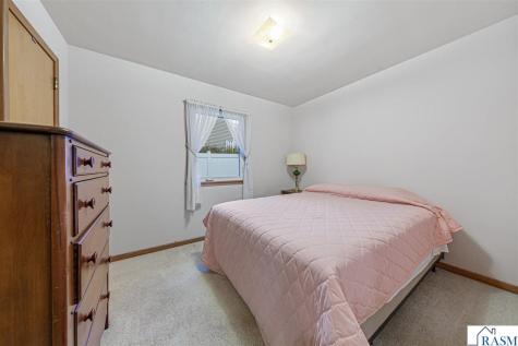 737 Gwyn Drive Mankato MN 56001