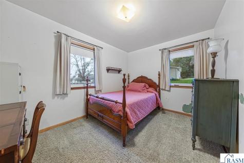 737 Gwyn Drive Mankato MN 56001