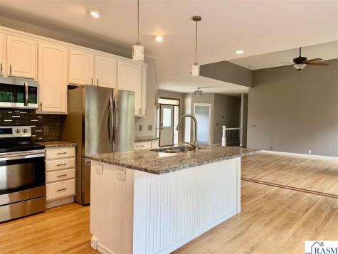 26 Shannon Court North Mankato MN 56003