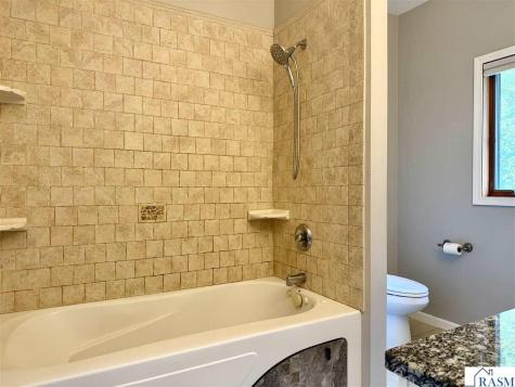 26 Shannon Court North Mankato MN 56003