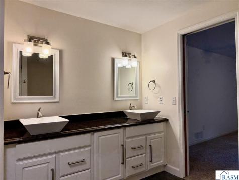 26 Shannon Court North Mankato MN 56003