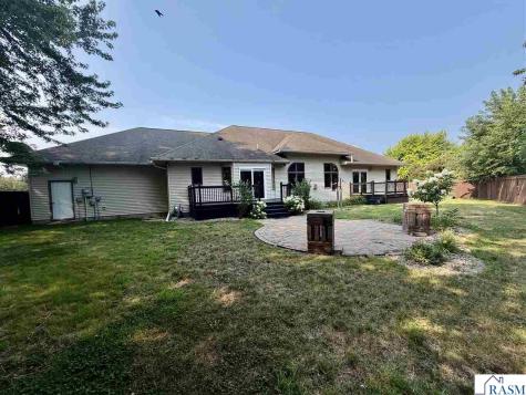 26 Shannon Court North Mankato MN 56003