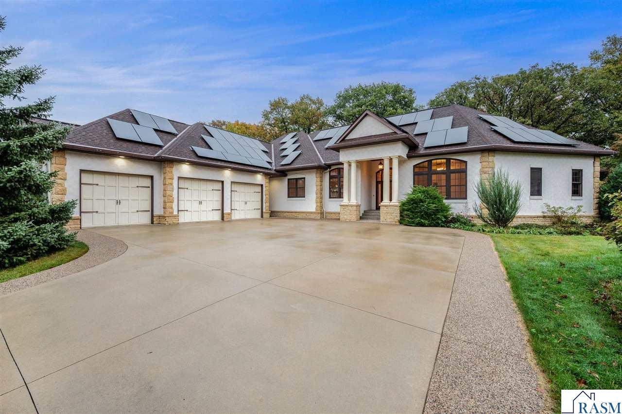 221 Woodhill Court Mankato MN 56001