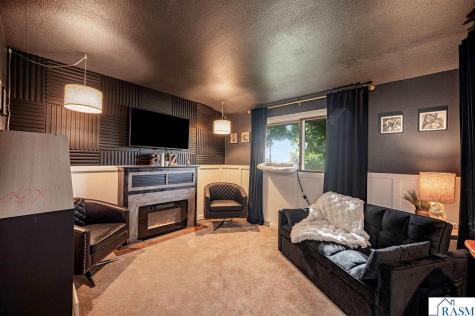 11404 330th Avenue Blue Earth MN 56013