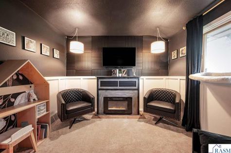 11404 330th Avenue Blue Earth MN 56013
