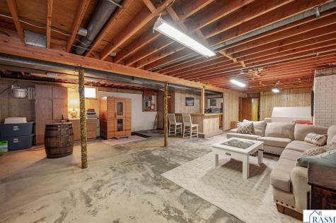 11404 330th Avenue Blue Earth MN 56013