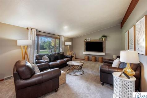 11404 330th Avenue Blue Earth MN 56013