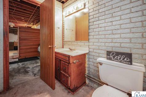 11404 330th Avenue Blue Earth MN 56013