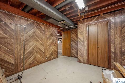 11404 330th Avenue Blue Earth MN 56013
