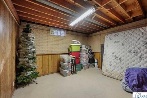 11404 330th Avenue Blue Earth MN 56013