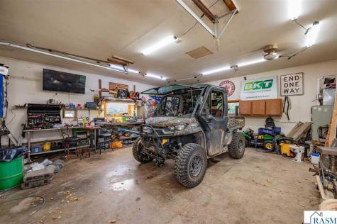11404 330th Avenue Blue Earth MN 56013