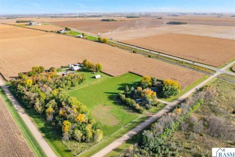 11404 330th Avenue Blue Earth MN 56013