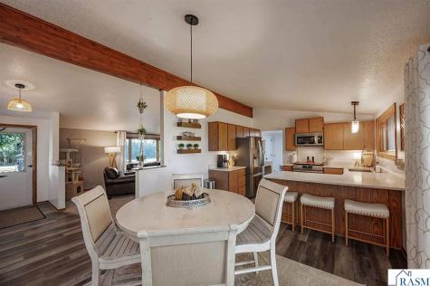 11404 330th Avenue Blue Earth MN 56013