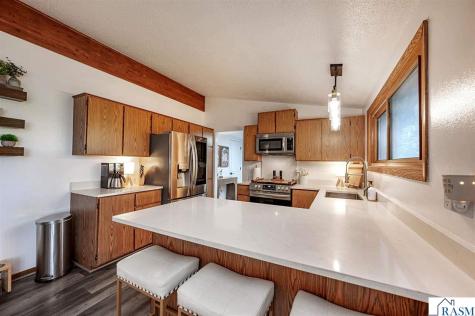11404 330th Avenue Blue Earth MN 56013