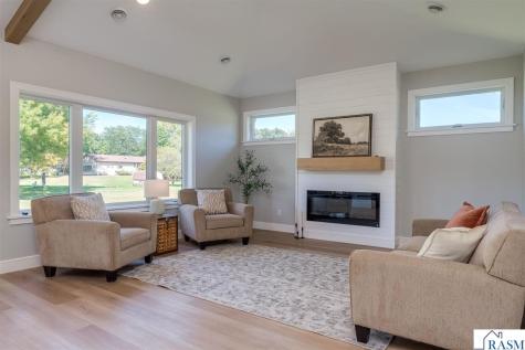 1720 High Tail Lane Mankato MN 56001