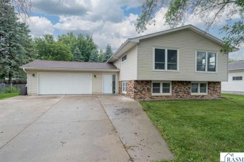 2104 Fair Street Mankato MN 56001