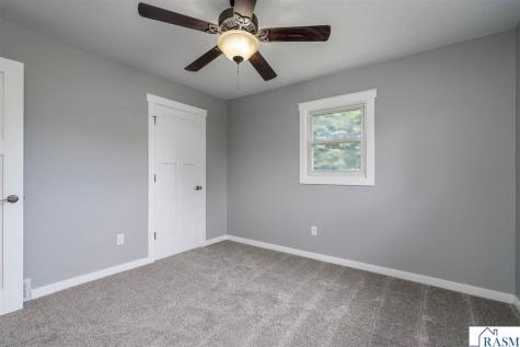 2104 Fair Street Mankato MN 56001