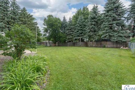 2104 Fair Street Mankato MN 56001