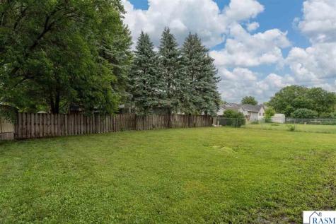 2104 Fair Street Mankato MN 56001