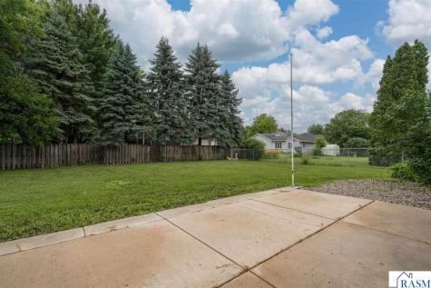 2104 Fair Street Mankato MN 56001