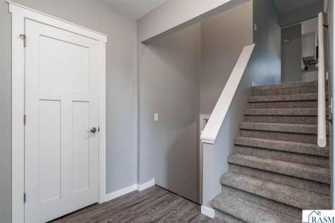 2104 Fair Street Mankato MN 56001