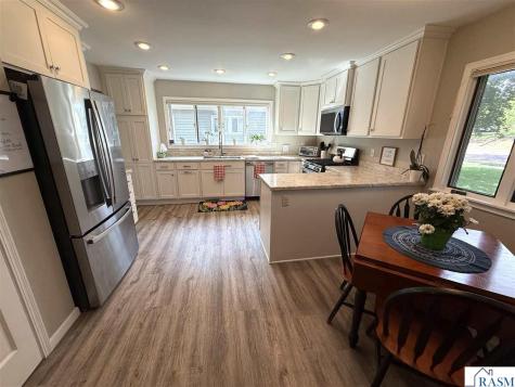805 S Broadway New Ulm MN 56073