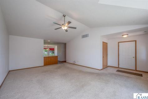 105 Gull Path Mankato MN 56001