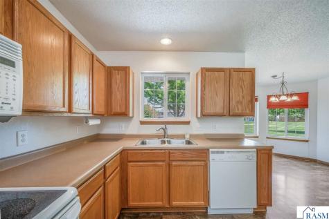 105 Gull Path Mankato MN 56001