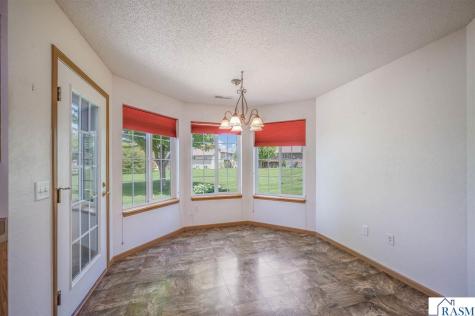 105 Gull Path Mankato MN 56001