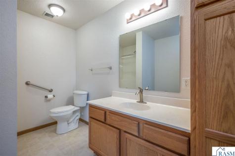 105 Gull Path Mankato MN 56001