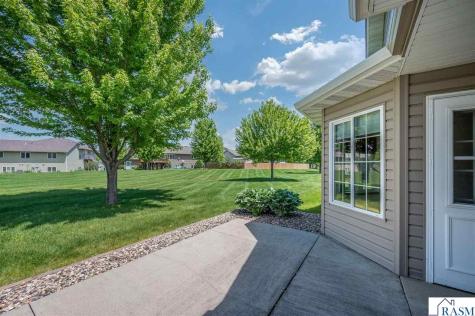 105 Gull Path Mankato MN 56001