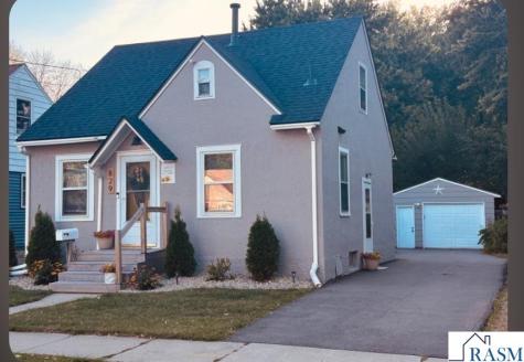 829 Center Street North Mankato MN 56003