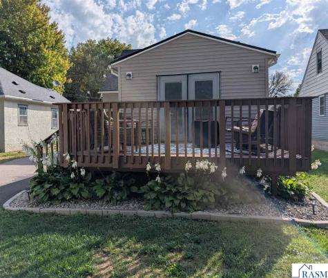 829 Center Street North Mankato MN 56003