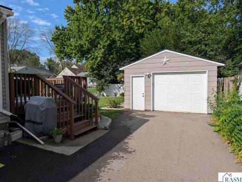 829 Center Street North Mankato MN 56003
