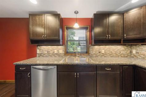 1406 3rd Avenue Mankato MN 56001