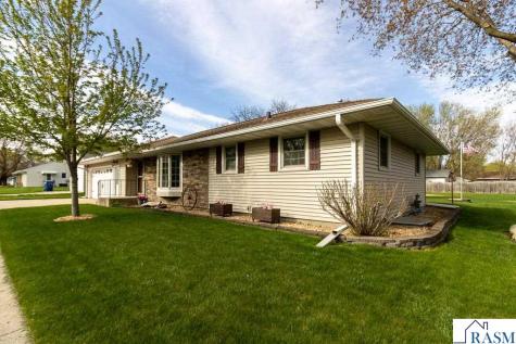 6 Hazelwood Avenue New Ulm MN 56073