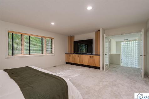 317 Meadow Woods Drive Mankato MN 56001