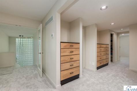 317 Meadow Woods Drive Mankato MN 56001