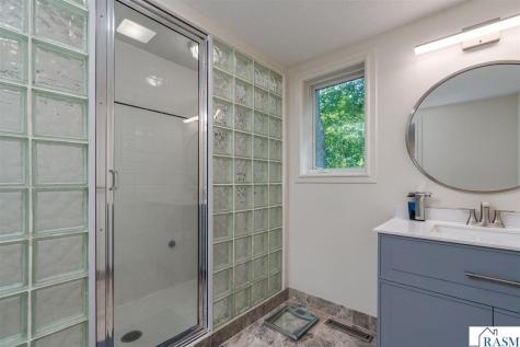 317 Meadow Woods Drive Mankato MN 56001