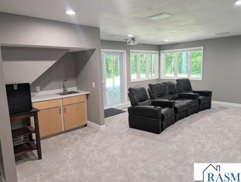 317 Meadow Woods Drive Mankato MN 56001