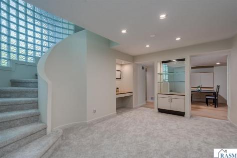 317 Meadow Woods Drive Mankato MN 56001