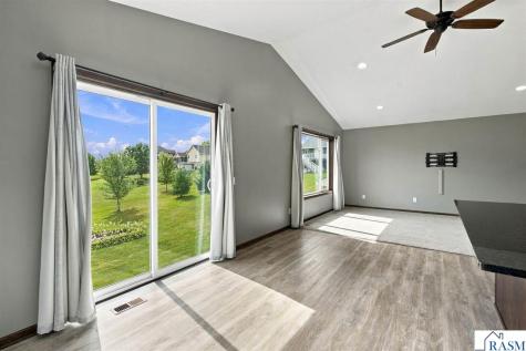 822 Deer Path Montgomery MN 56069