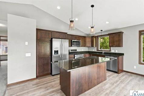 822 Deer Path Montgomery MN 56069