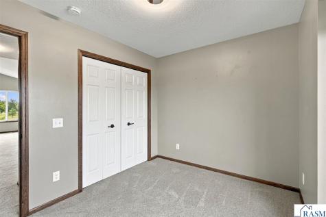 822 Deer Path Montgomery MN 56069