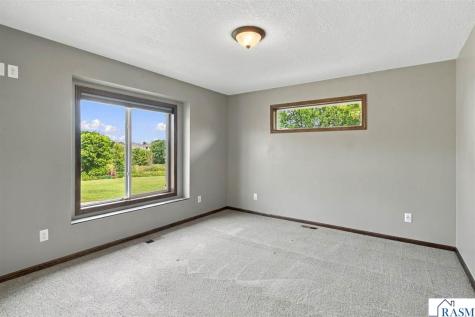 822 Deer Path Montgomery MN 56069