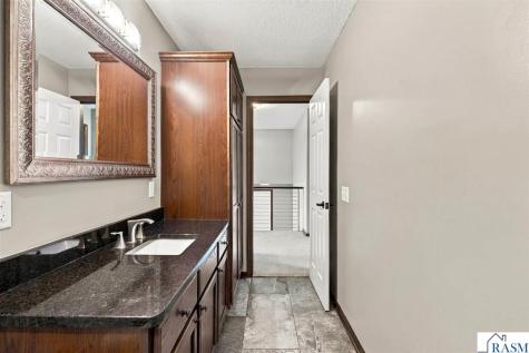 822 Deer Path Montgomery MN 56069